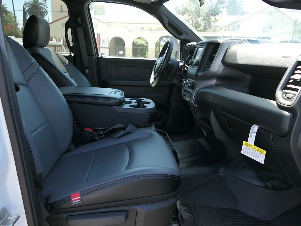 New 2024 Bright White Clearcoat RAM Tradesman/SLT image 22