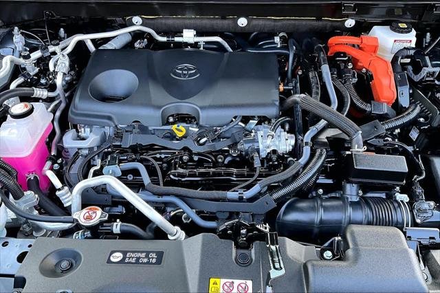 Certified Used 2025 MAGNETIC GRAY MET. Toyota  image 31