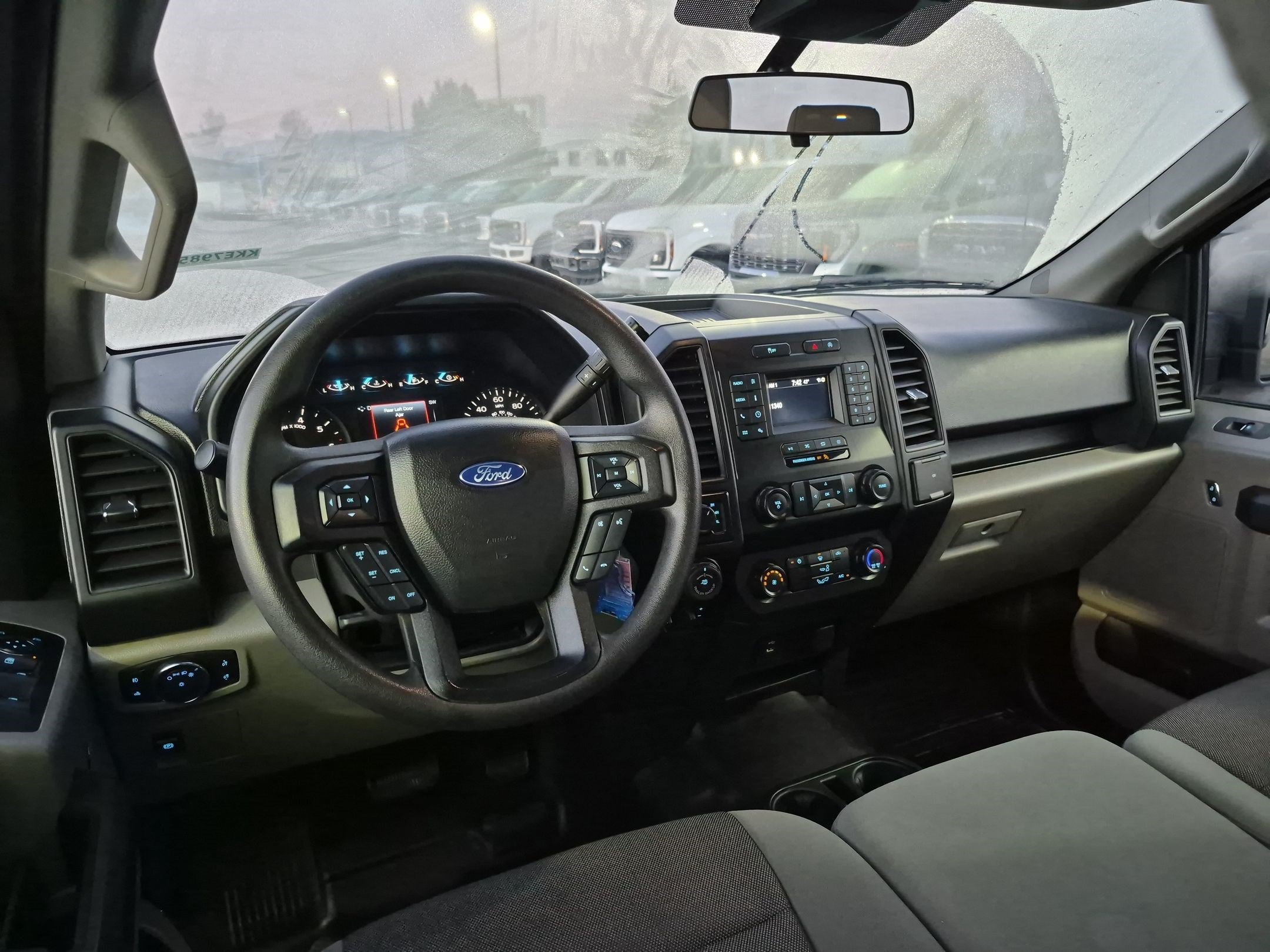 Used 2019 Oxford White Ford XL image 26