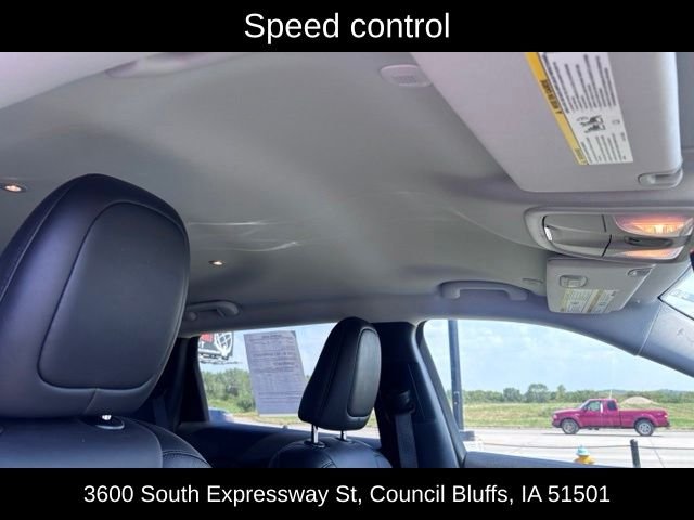 Used 2022 White Jeep Latitude Lux image 42