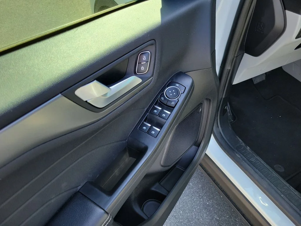 2023 Ford Escape PHEV - Photo 14