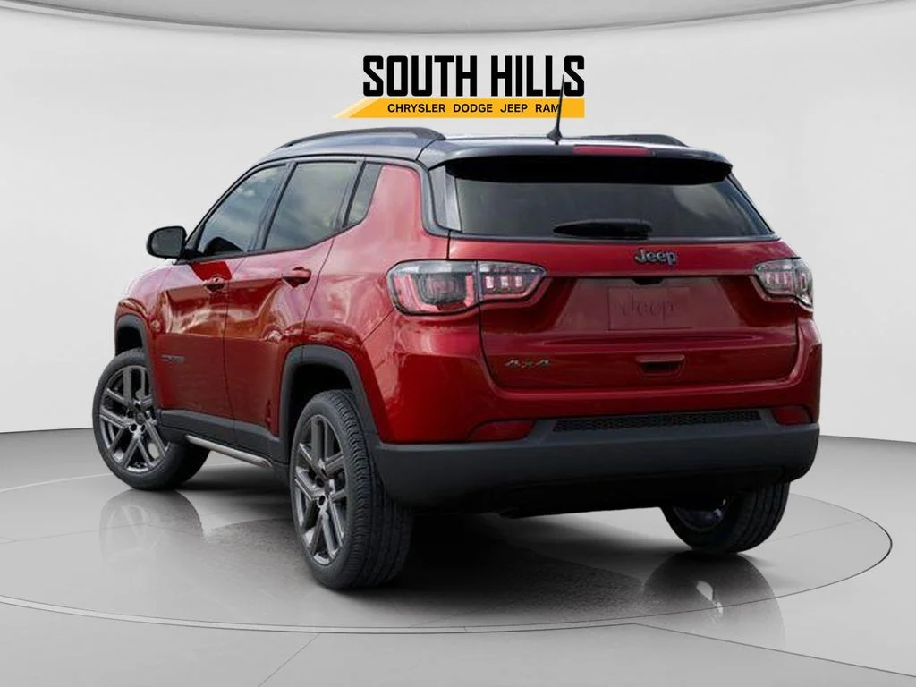 New 2026 Red Hot Pearl-Coat Exterior Paint Jeep Limited image 3