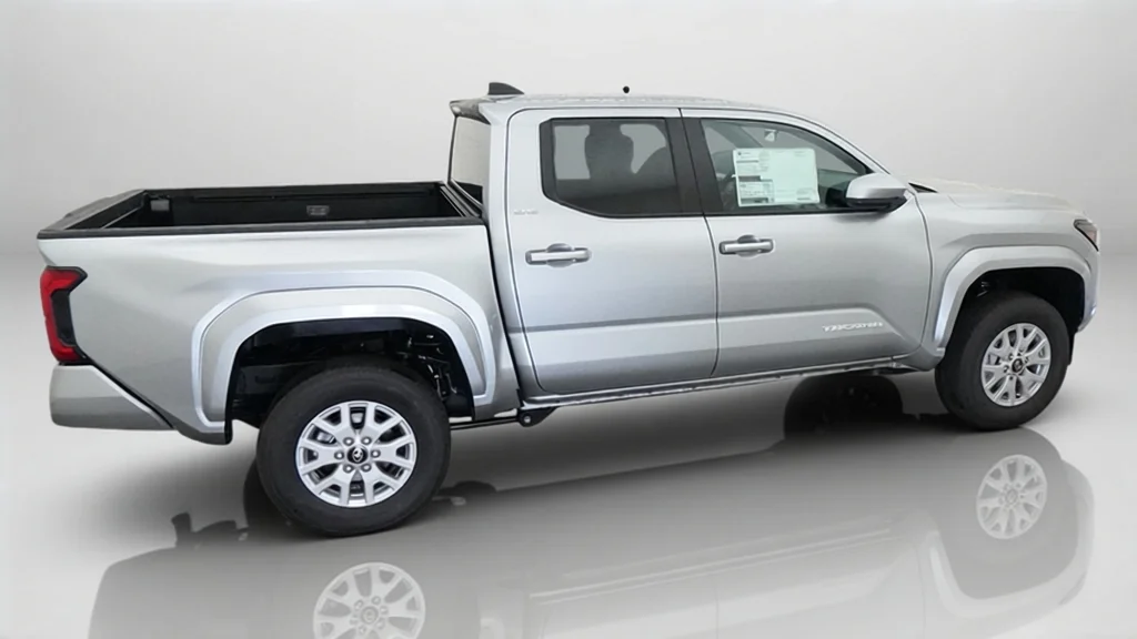 2026 Toyota Tacoma SR5 - Photo 8