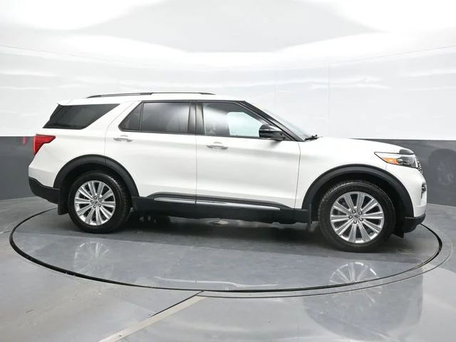 Used 2021 White Ford Limited image 8