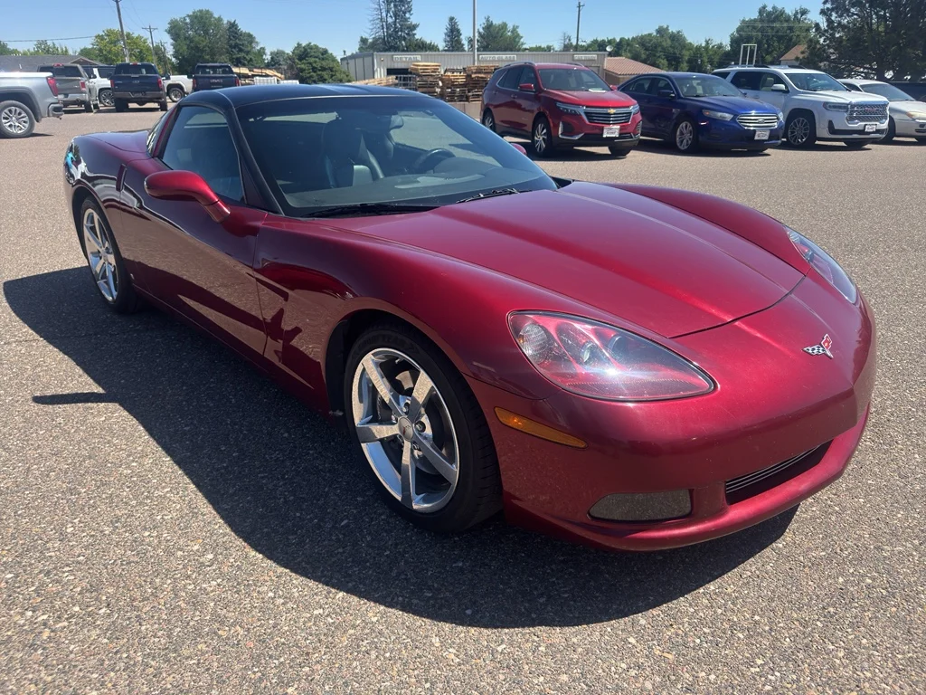 Used 2007 Monterey Red Met Tintcoat Chevrolet Base image 4