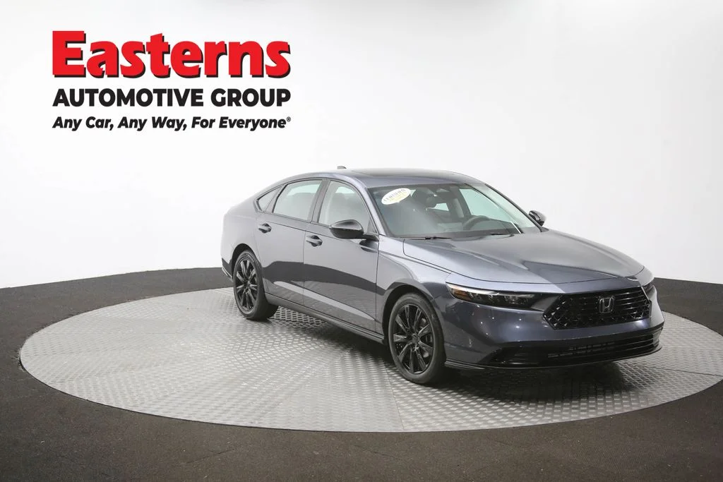 Used 2025 Gray Honda SE image 50