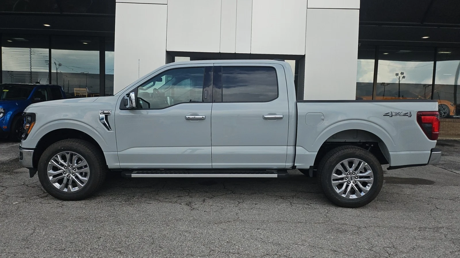 New 2026 Avalanche Ford XLT 4WD image 2