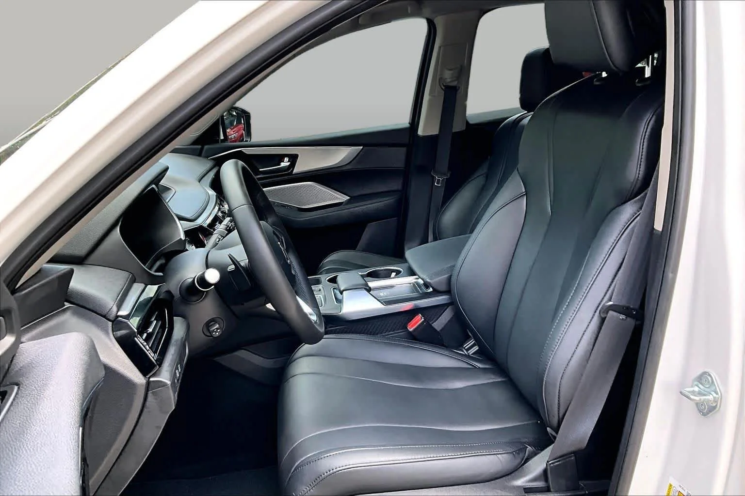 Used 2024 Platinum White Pearl Acura  image 8