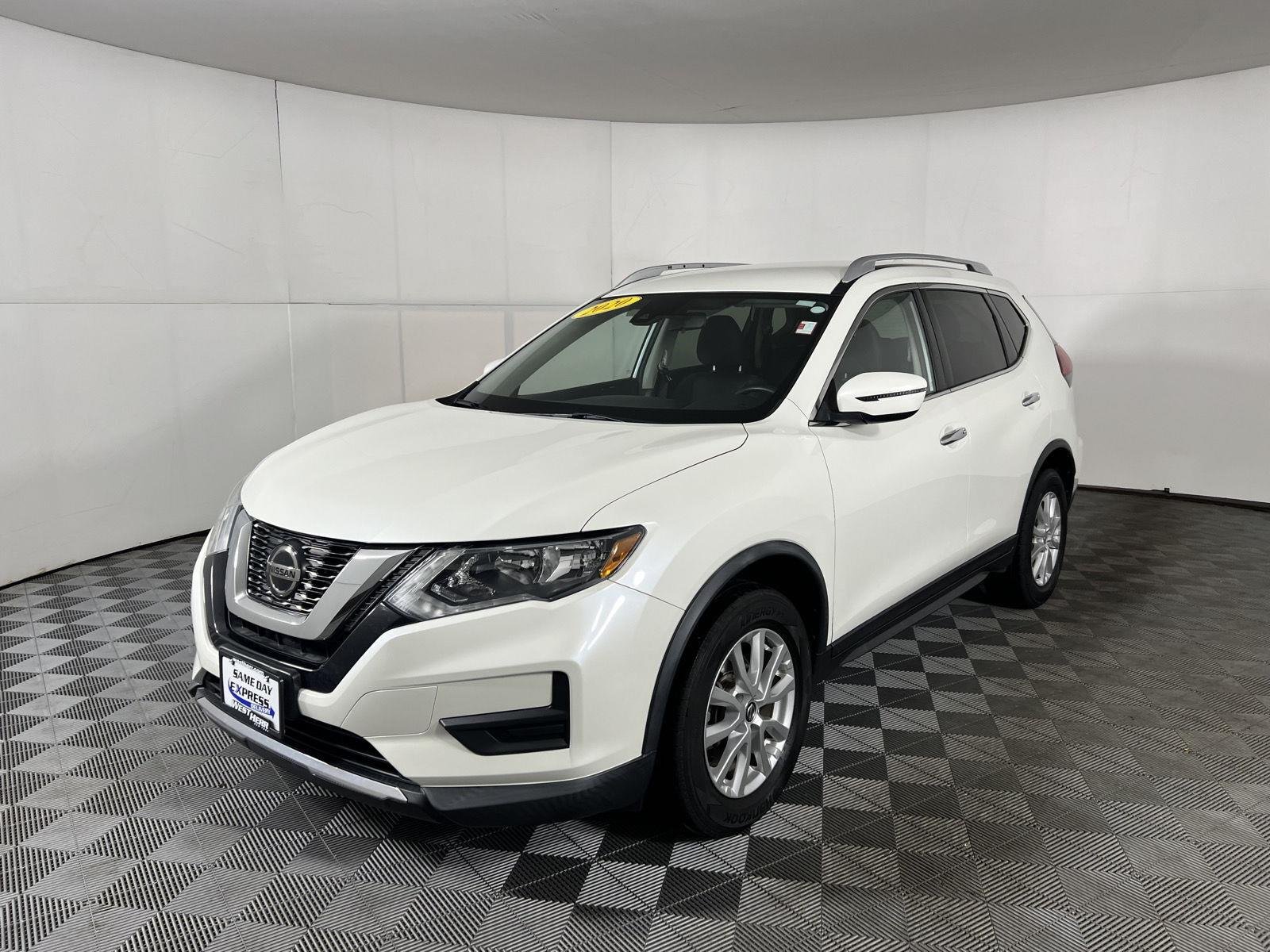 Used 2020 Pearl White Tricoat Nissan SV image 4