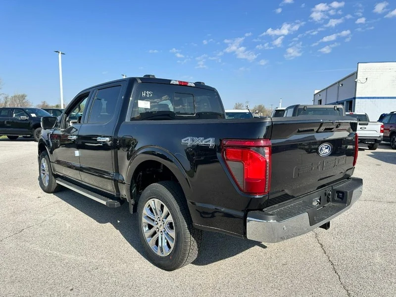 New 2026 Agate Black Metallic Ford XLT 4WD SuperCrew 5.5