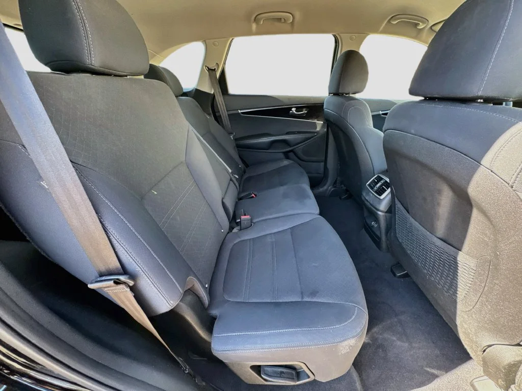Used 2019 Black Kia L image 31