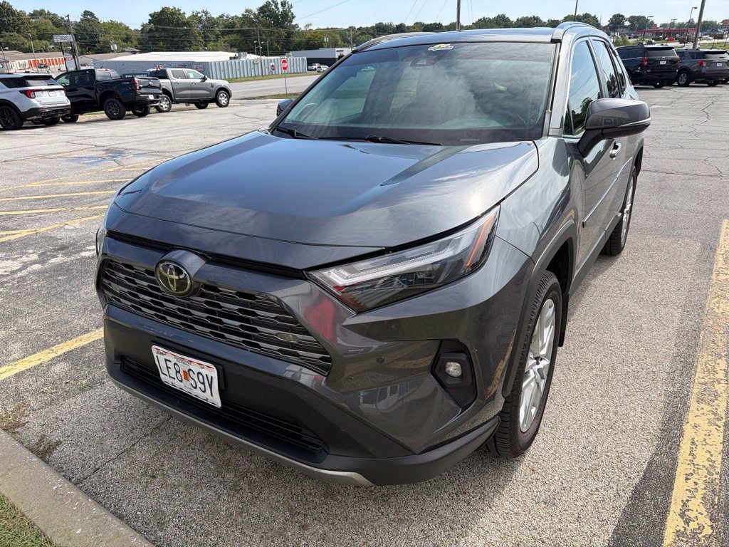 Used 2022 Toyota RAV4 Limited with VIN 2T3N1RFV1NC290182 for sale in Kansas City