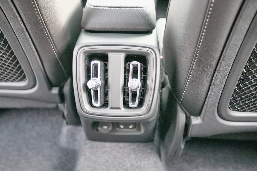 2026 Volvo XC40 Core - Photo 22