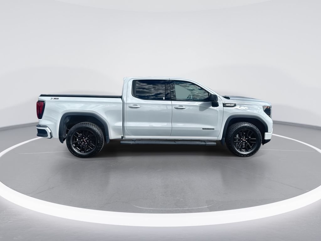 Used 2024 White GMC Elevation image 9
