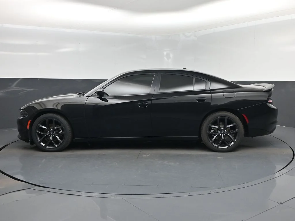 Used 2021 Black Dodge SXT image 10