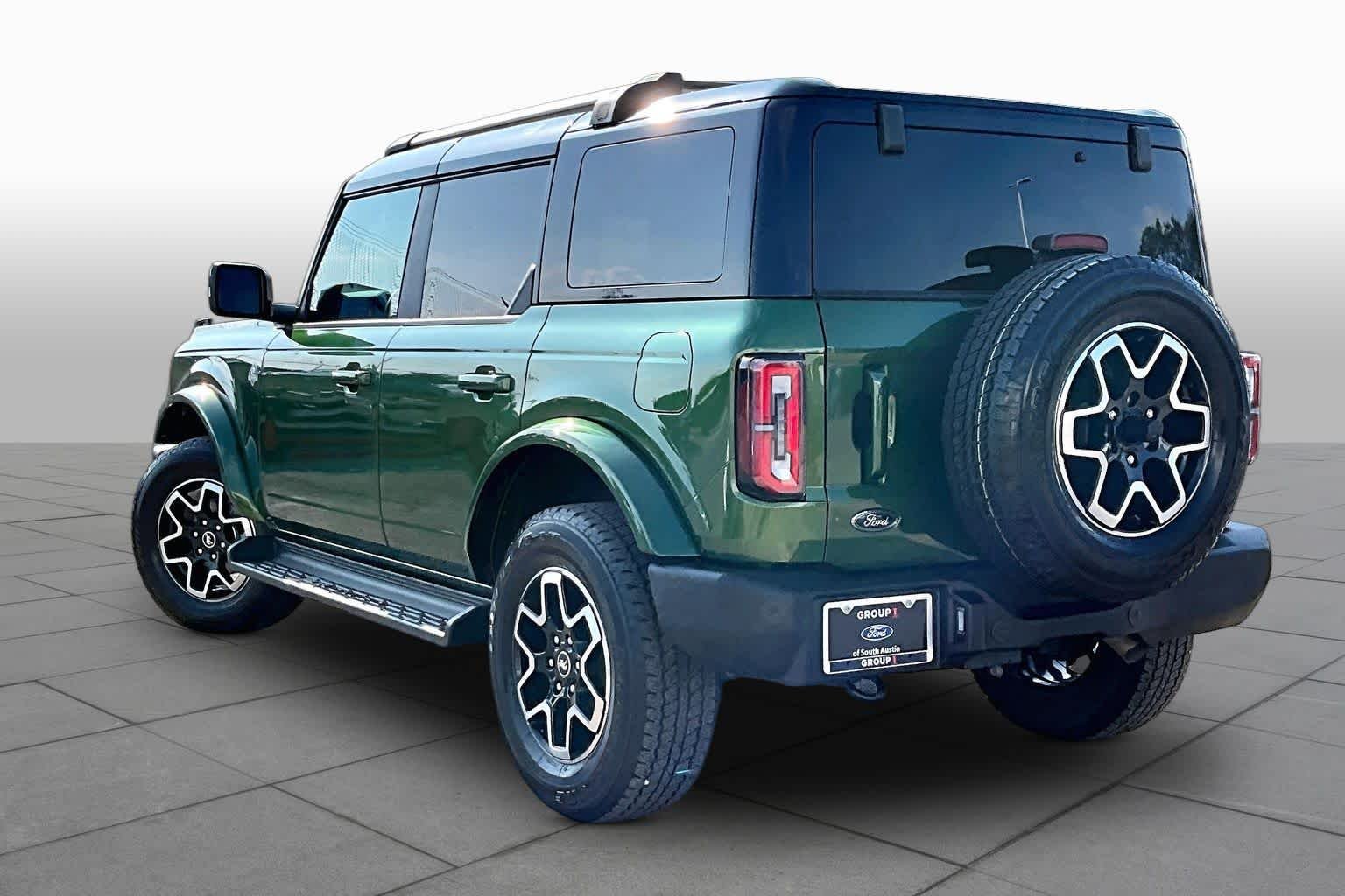 Used 2025 Eruption Green Metallic Ford Outer Banks image 12