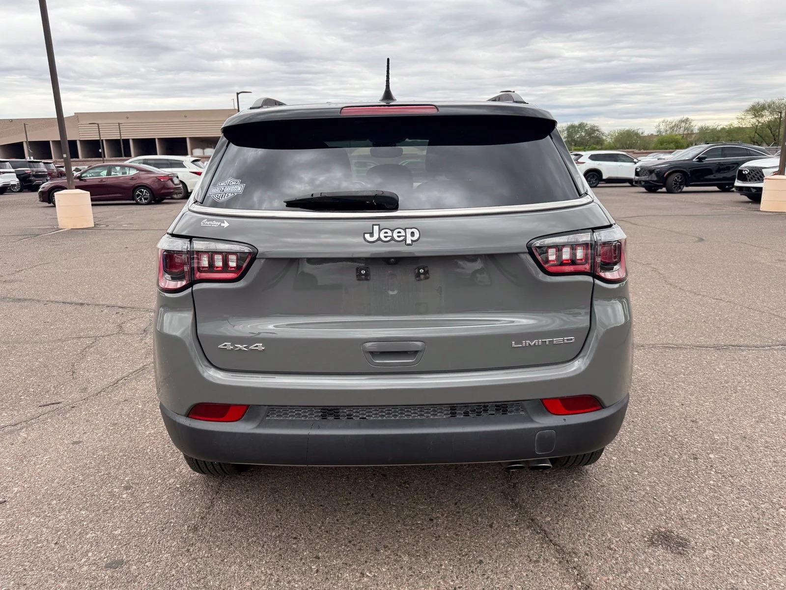 Used 2022 Sting-Gray Clearcoat Jeep Limited image 5