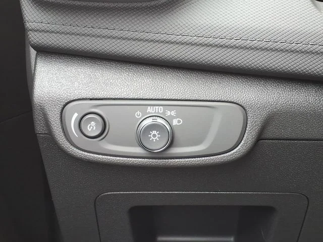 Used 2025 Gray Chevrolet LT image 23