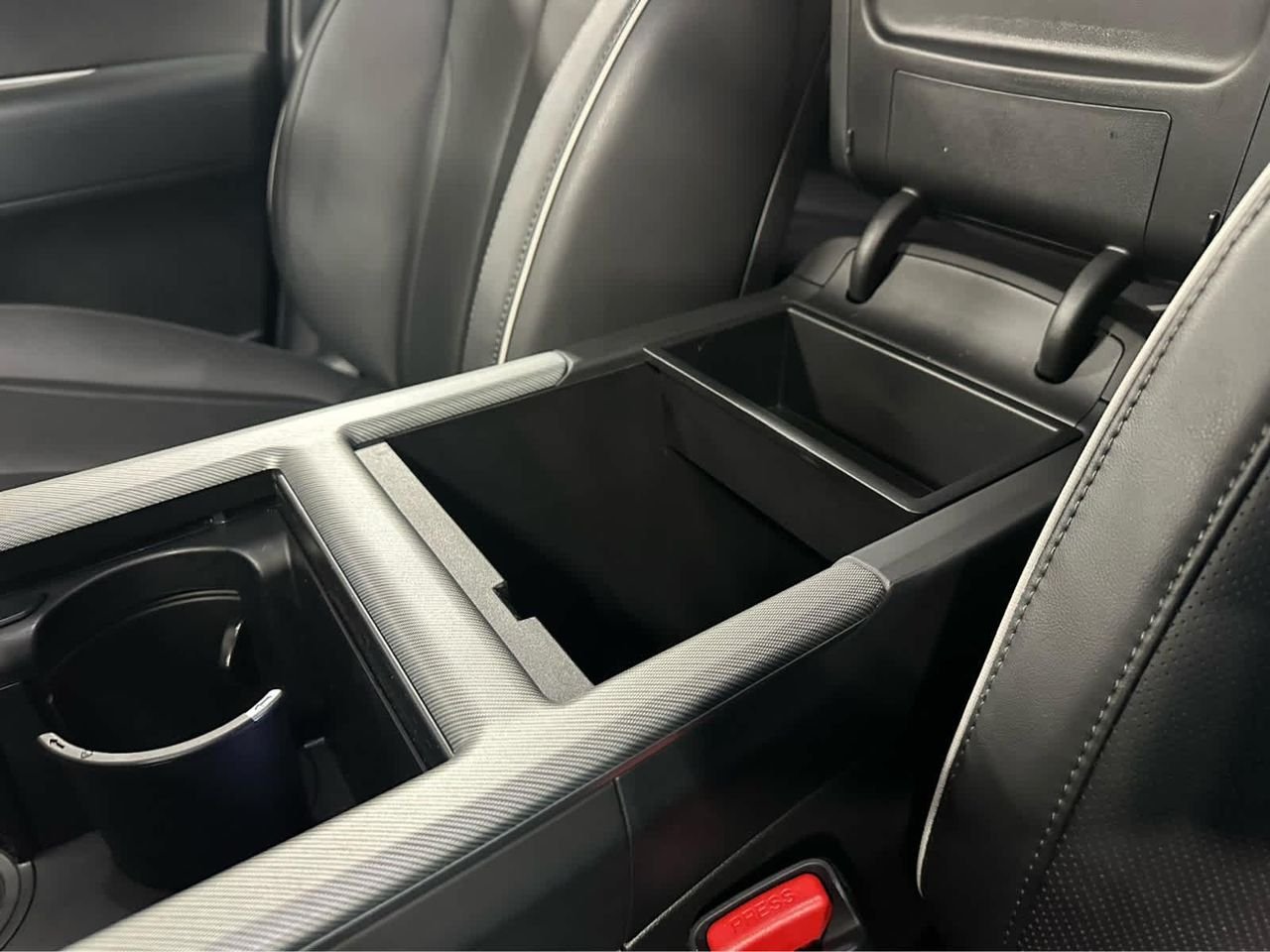 New 2025 Hyper White Hyundai XRT AWD image 32