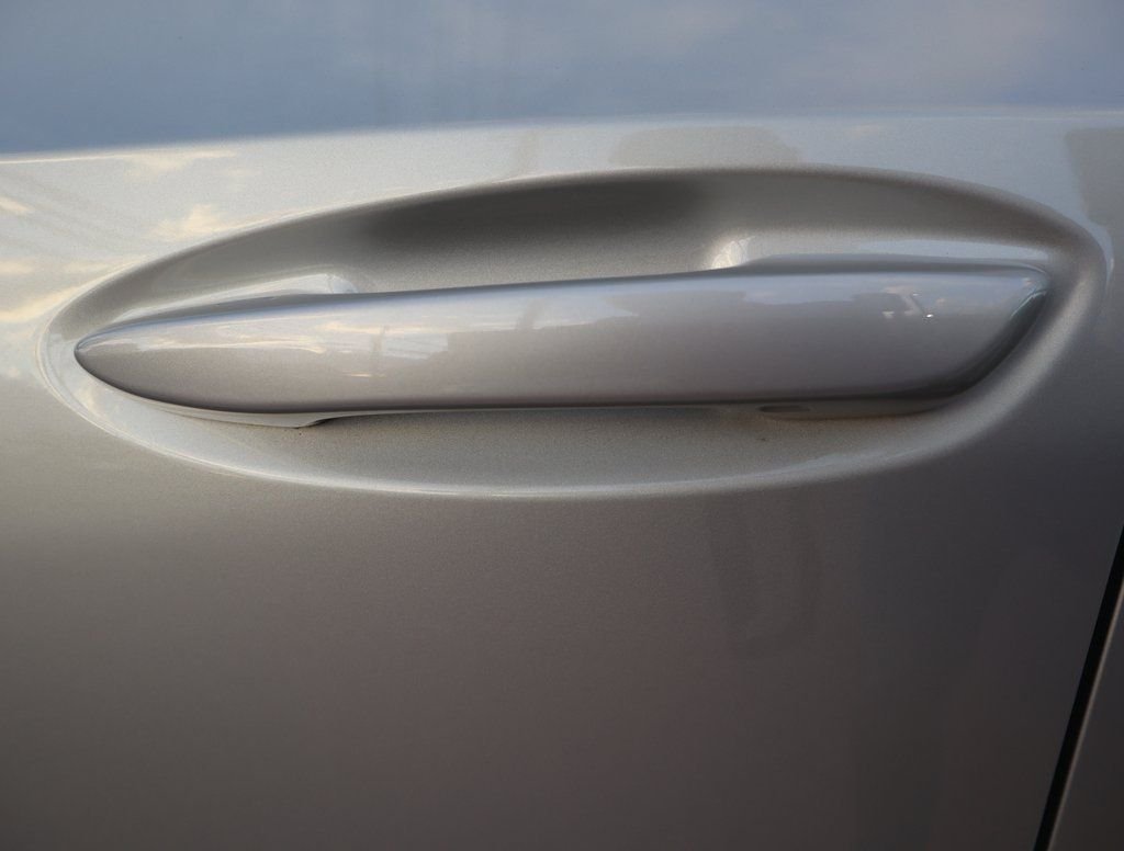 2025 Lexus ES Hybrid 300h - Photo 7