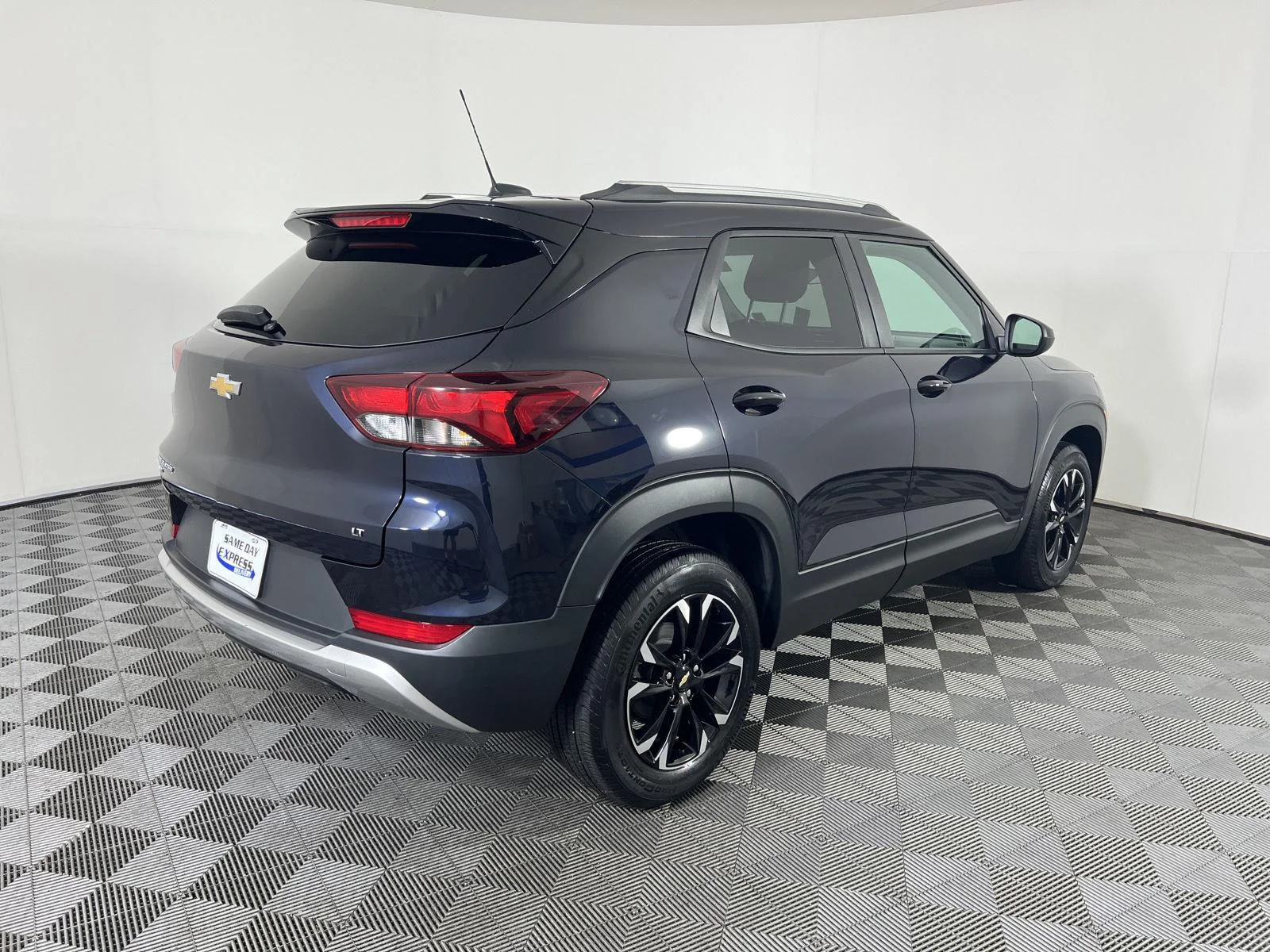 Used 2021 MIDNIGHT BLUE METALLIC Chevrolet LT image 23