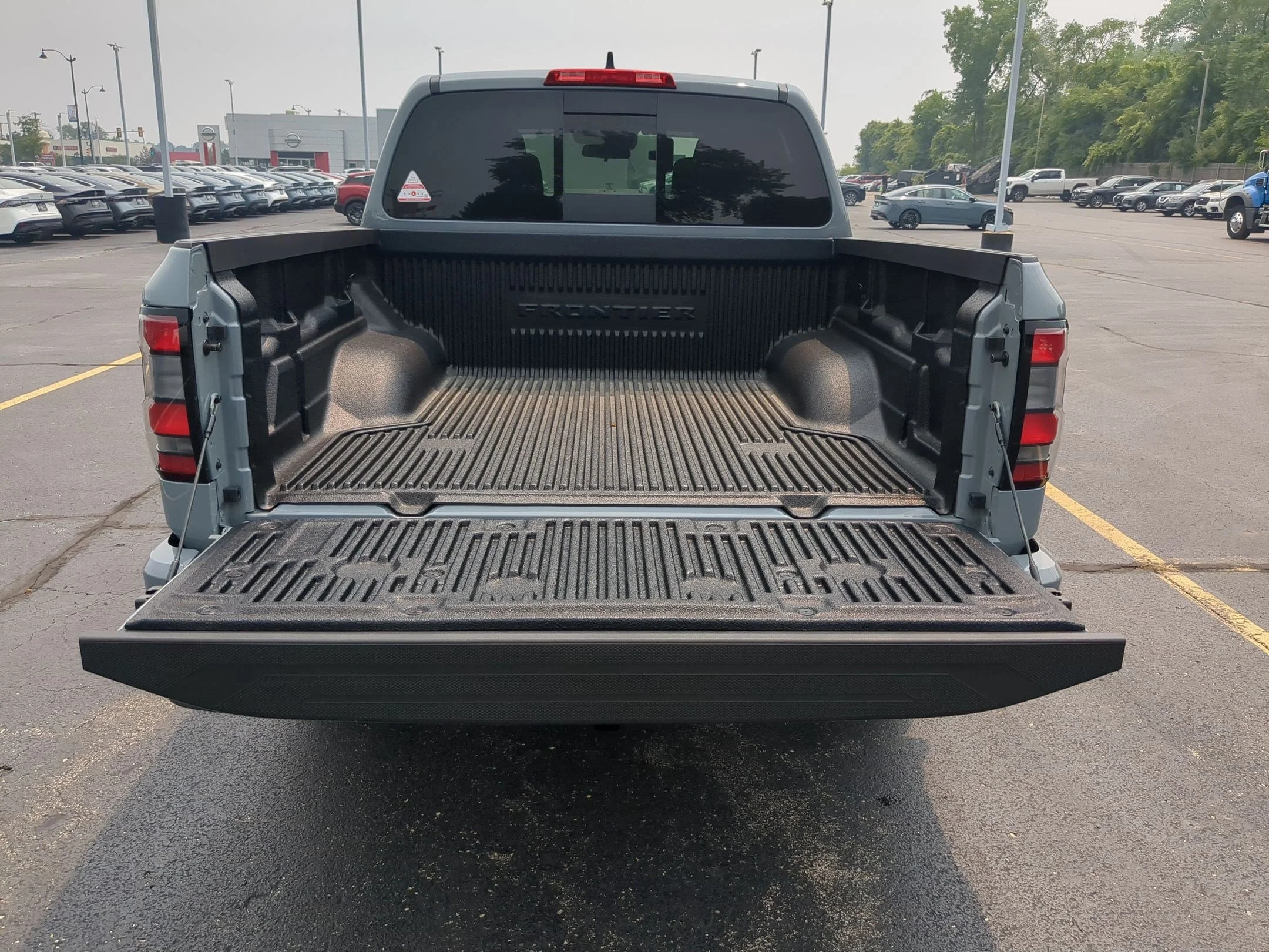 New 2026 Boulder Gray Pearl Nissan Crew Cab PRO-4X® image 27