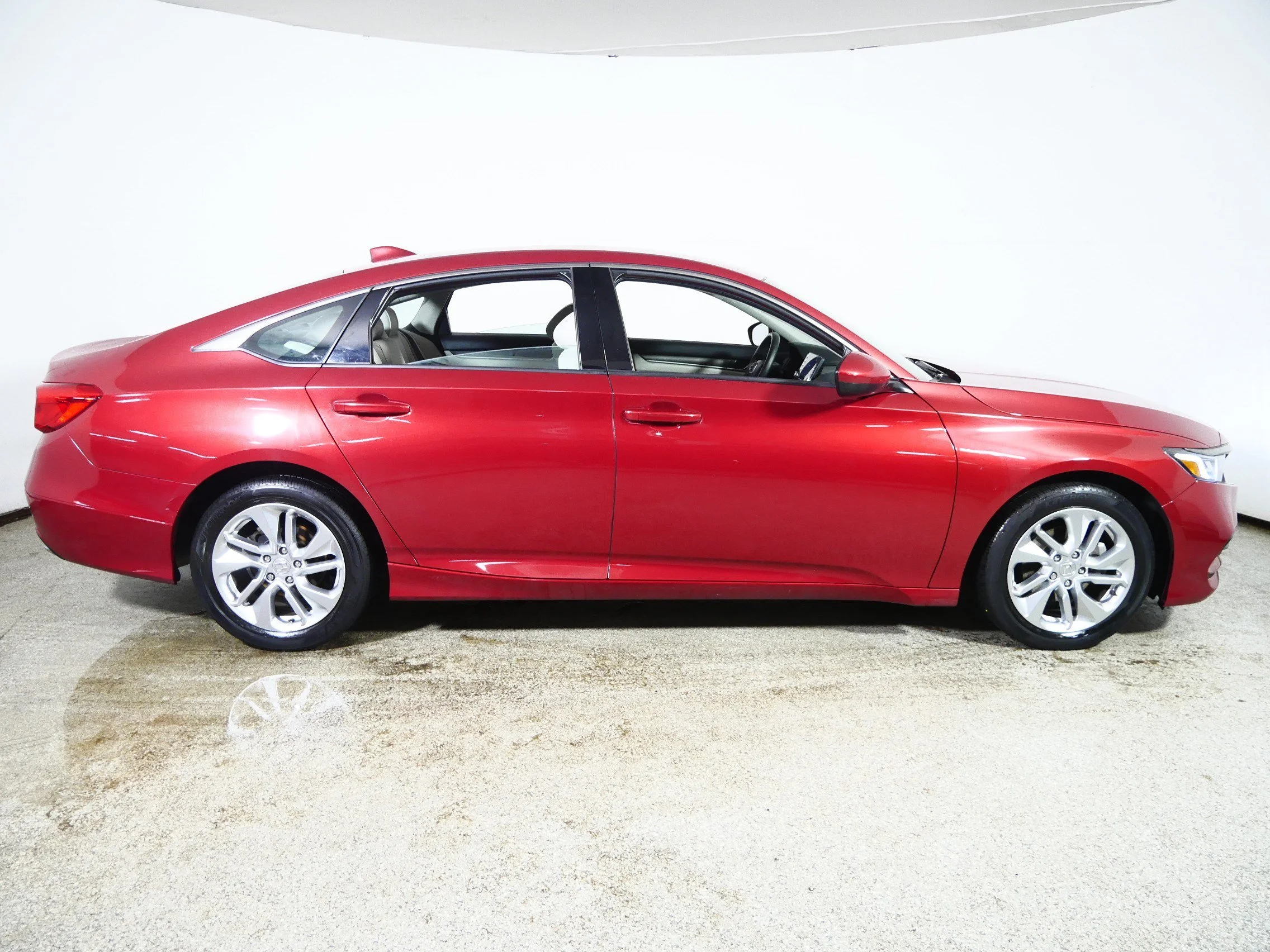 Used 2018 Radiant Red Metallic Honda LX 1.5T image 8