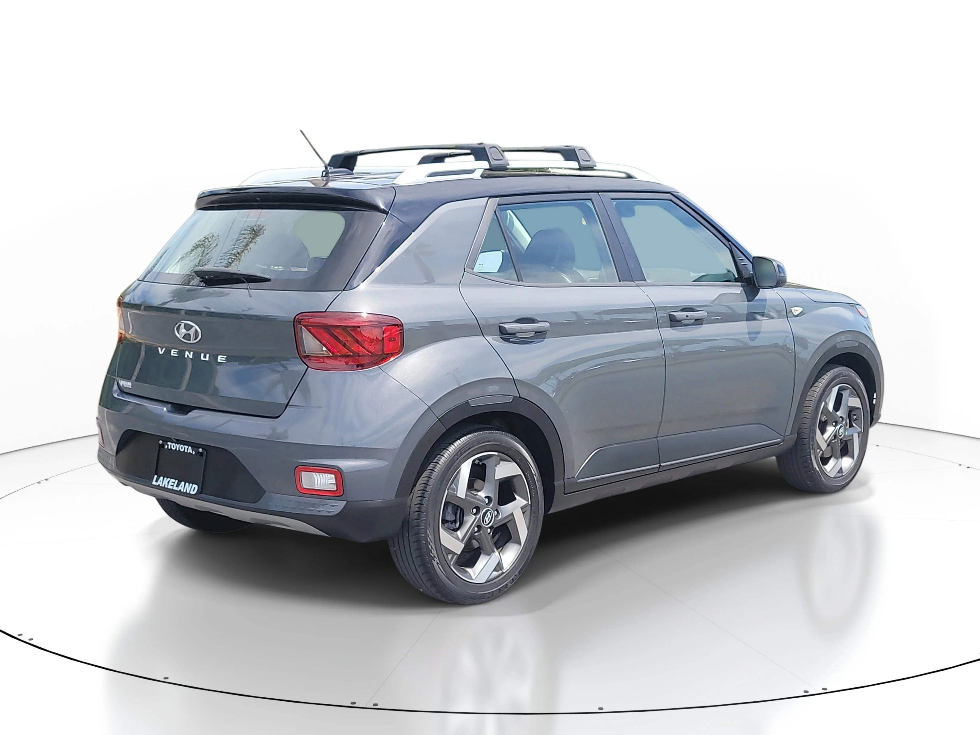 Used 2023 Ecotronic Gray Hyundai Limited image 6