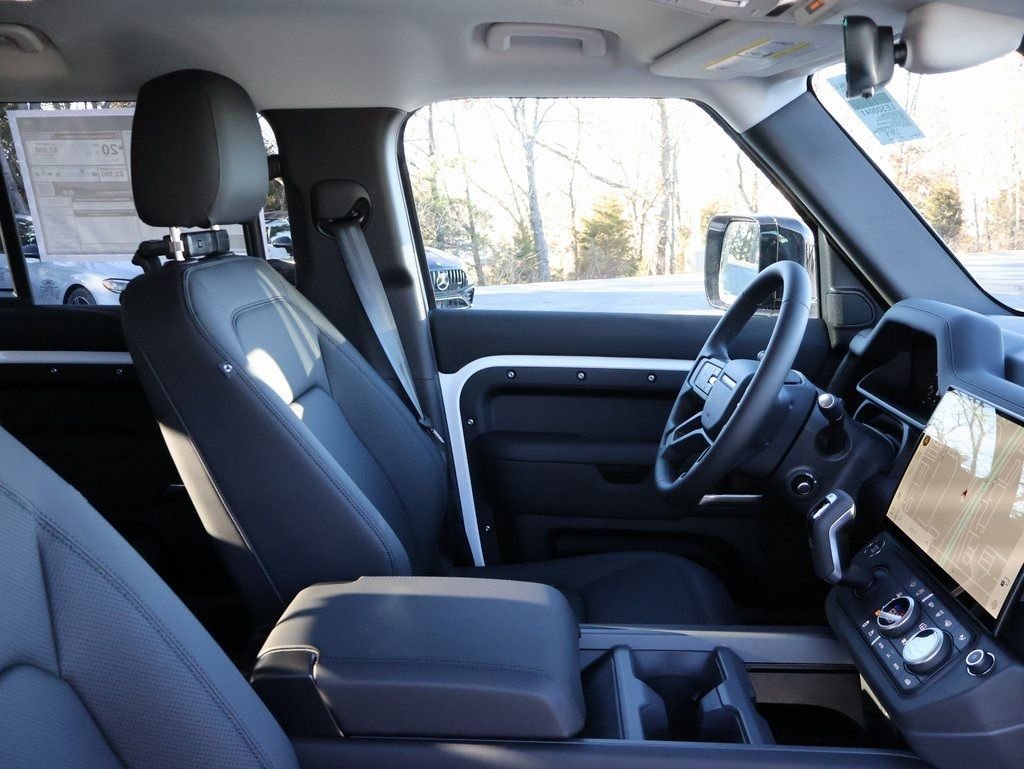 New 2026 Fuji White Land Rover S image 9