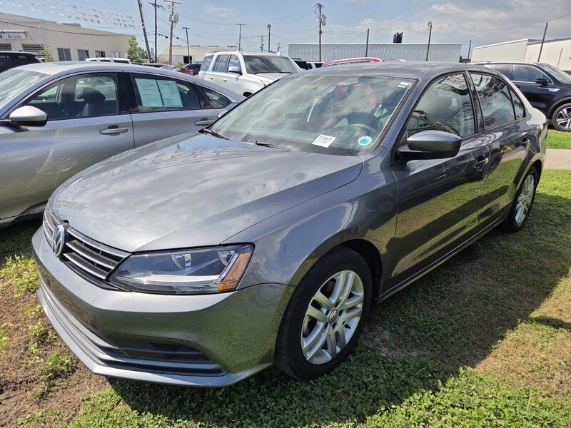 Used 2018 Gray Volkswagen 1.4T S image 1