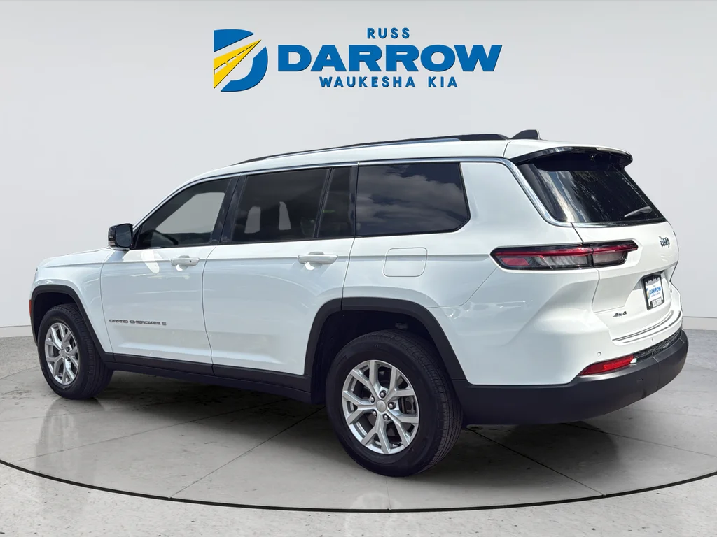 Used 2023 White Jeep Limited image 3