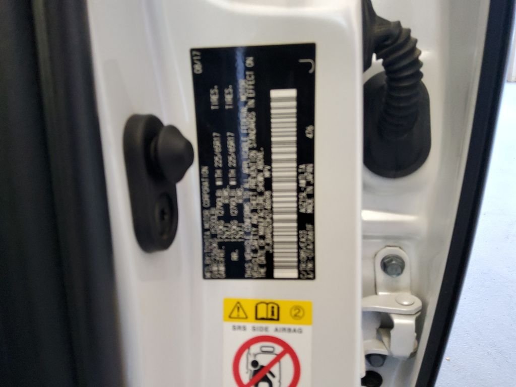 Used 2017 White Lexus 200t image 20