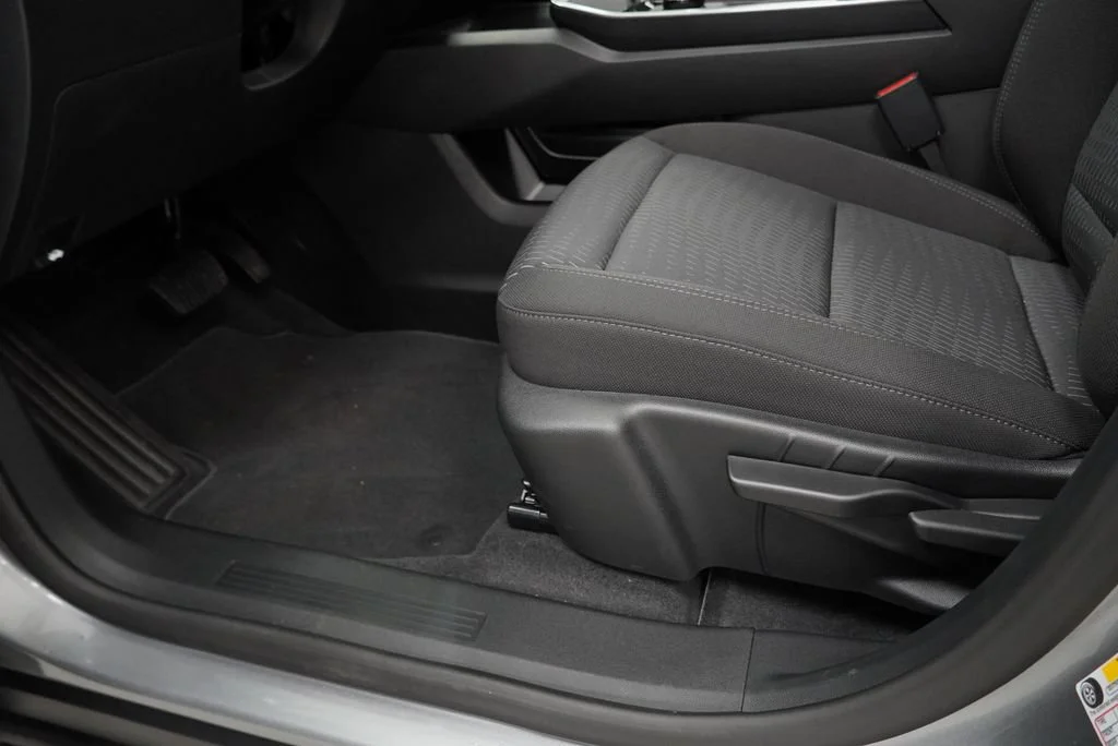 2027 Chevrolet Equinox LT - Photo 23