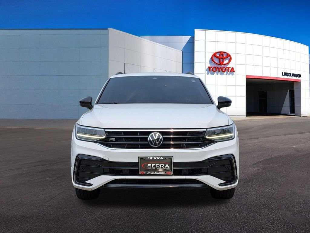 Used 2022 White Volkswagen 2.0T SE R-Line Black image 4