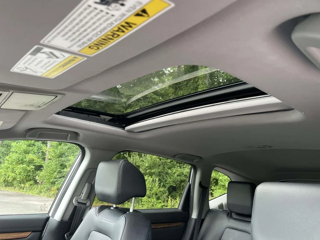 Used 2018 Silver Honda EX-L image 18