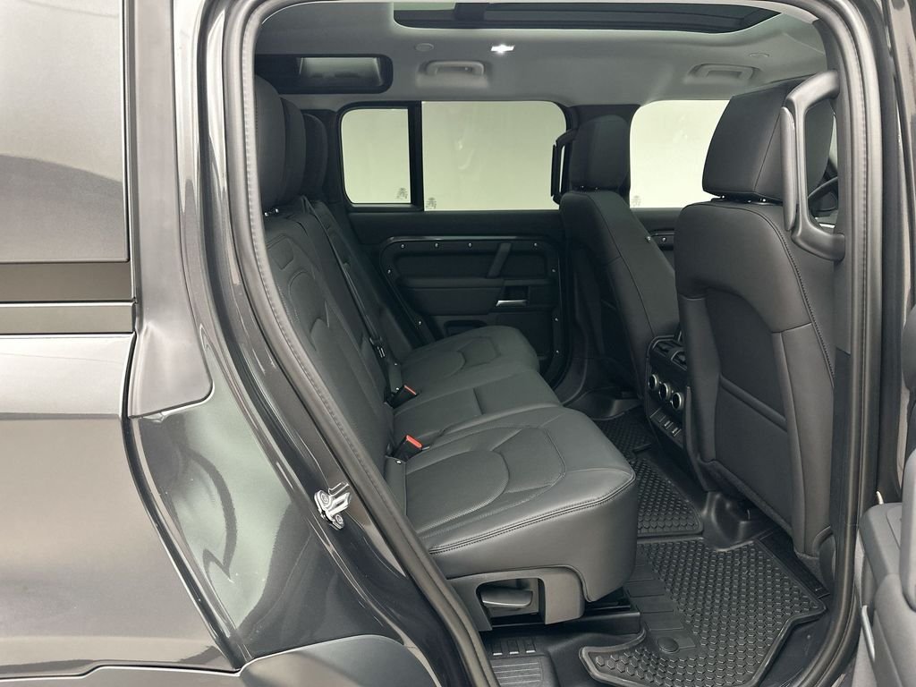 Used 2026  Land Rover S image 7