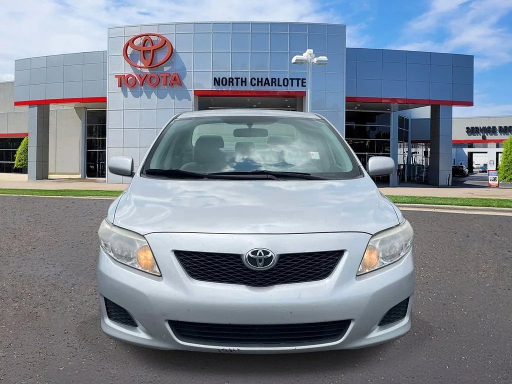 Used 2010 Silver Toyota LE image 2