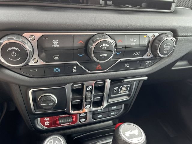 Used 2024 Hydro Blue Pearlcoat Jeep Rubicon image 19