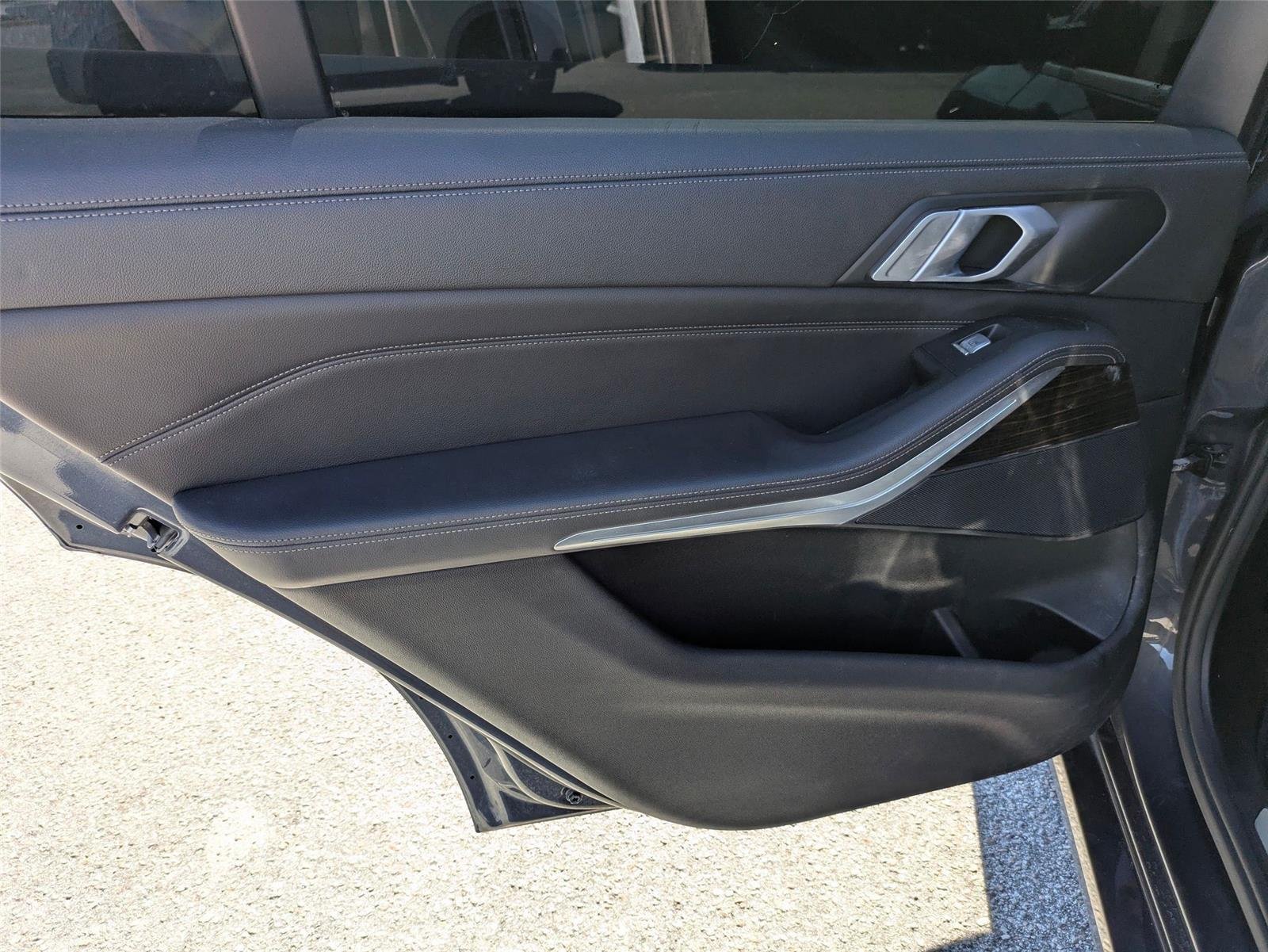 Used 2019 Phytonic Blue Metallic BMW xDrive40i image 26