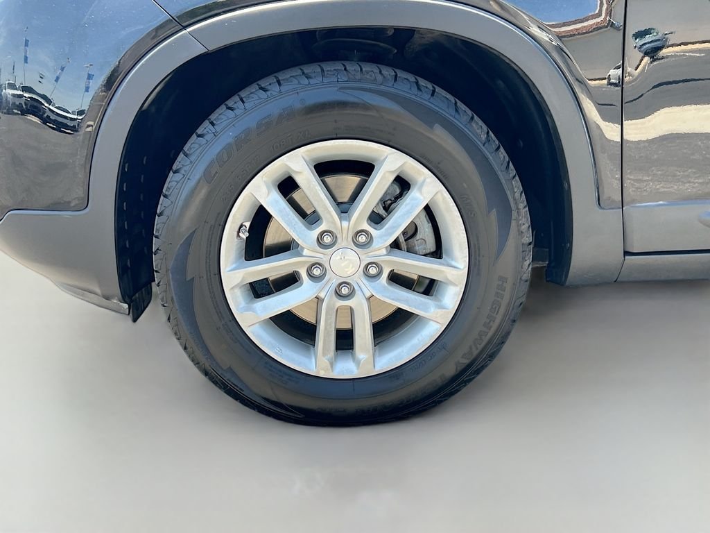Used 2014 Ebony Black Kia LX image 27