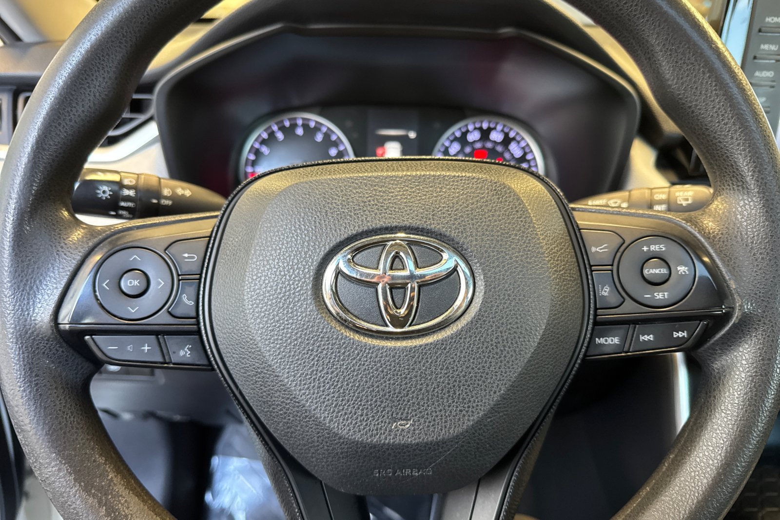 Certified Used 2019 White Toyota XLE image 30