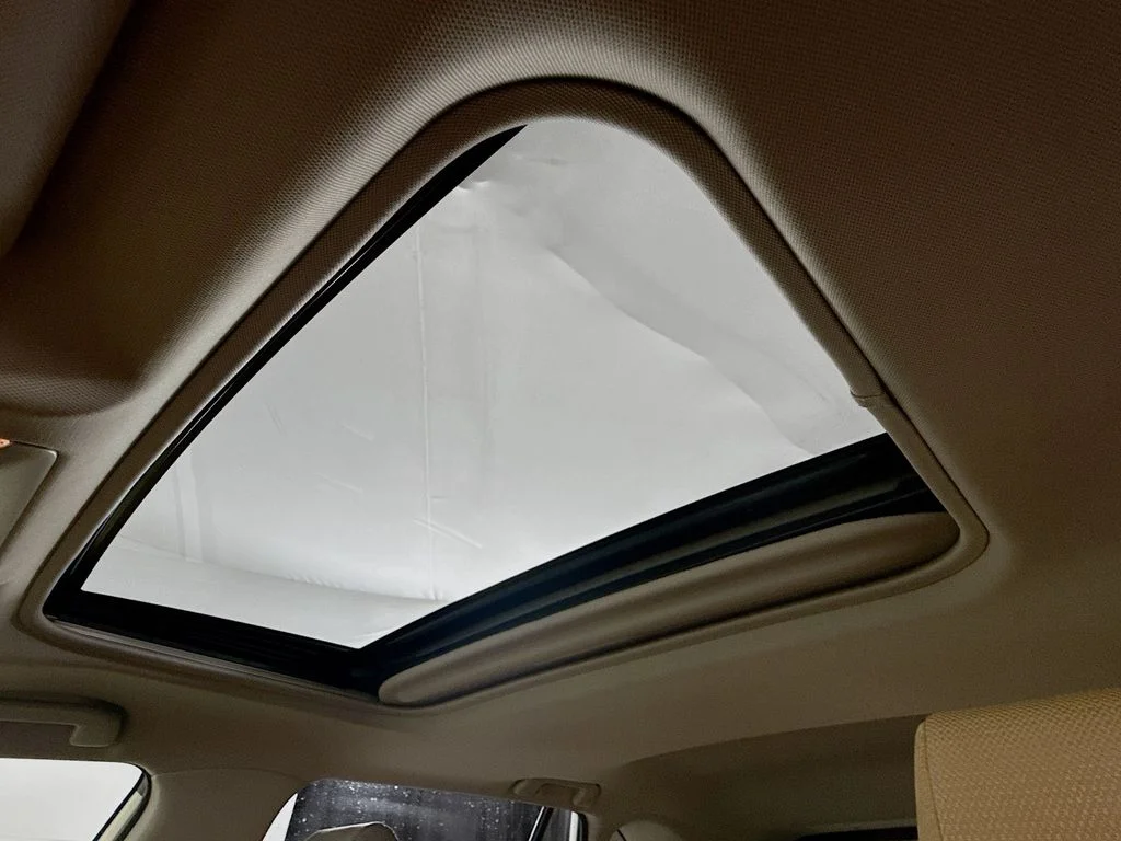 Used 2019 Super White Toyota XLE image 21