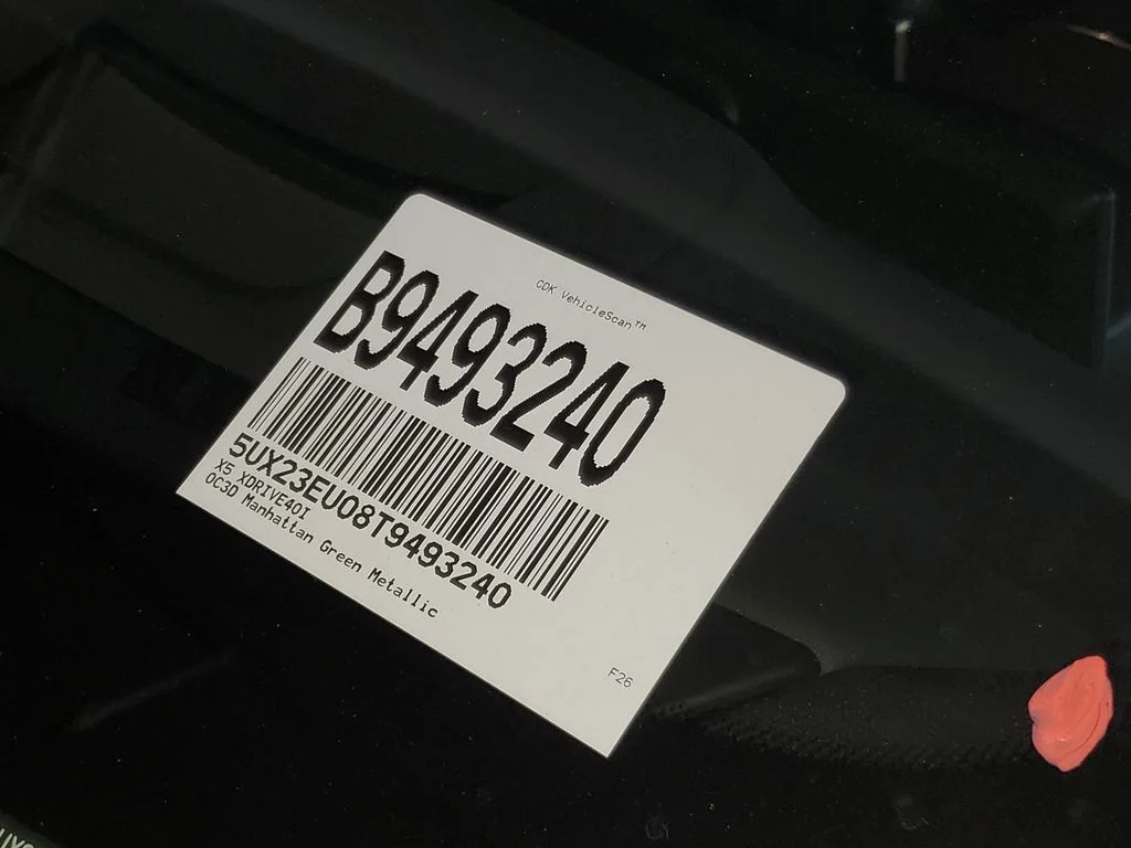 New 2026 Manhattan Green Metallic BMW xDrive40i image 27