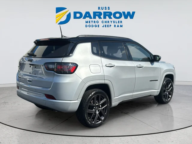 Used 2024 Silver Jeep Limited image 5