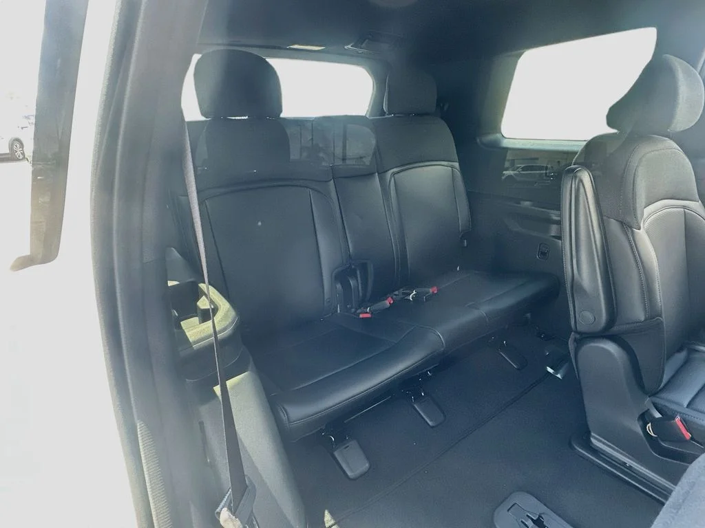 New 2027 Glacial White Pearl Kia S image 28