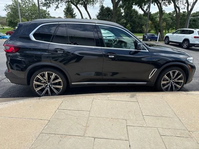 Used 2021 Jet Black BMW xDrive40i image 7