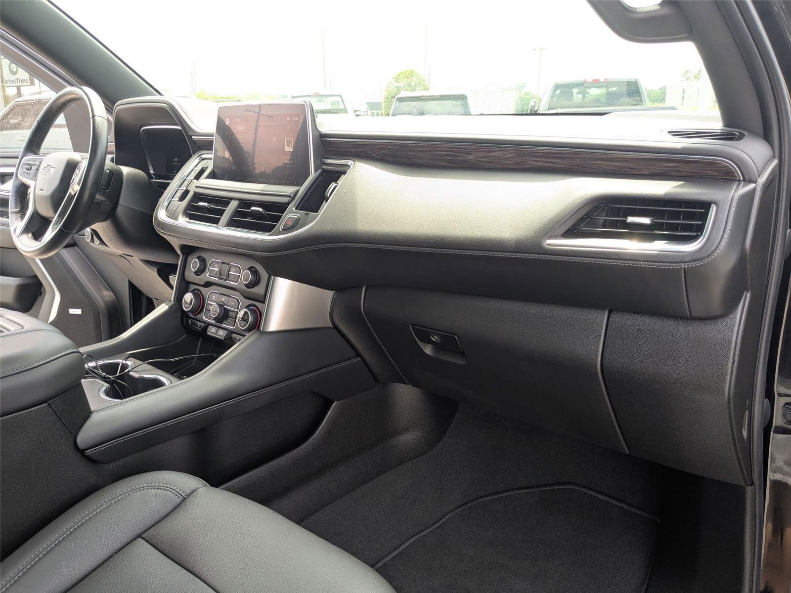 Used 2022 Black Chevrolet Z71 image 33
