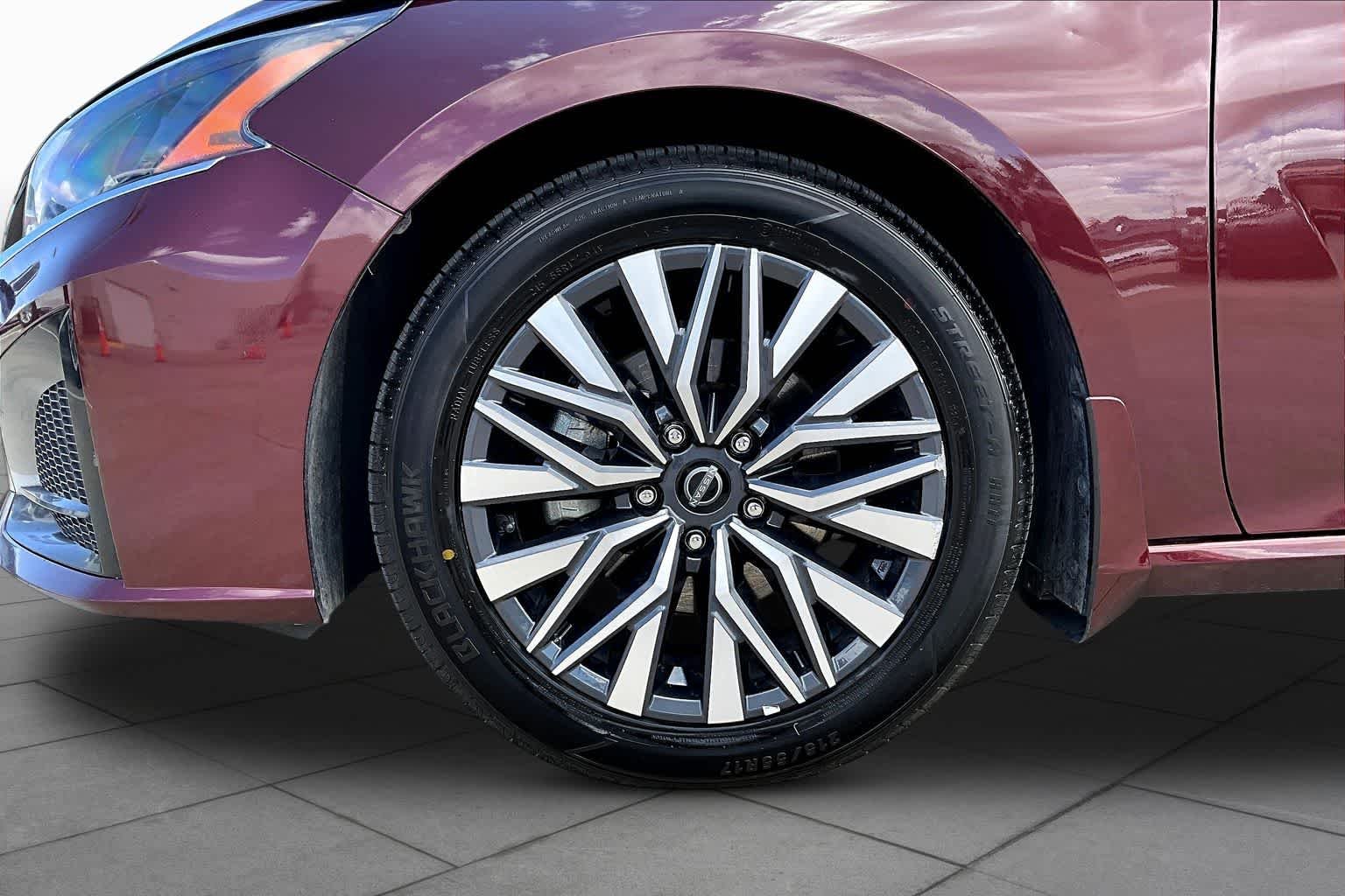 Used 2024 Garnet Pearl Metallic Nissan 2.5 SV image 11