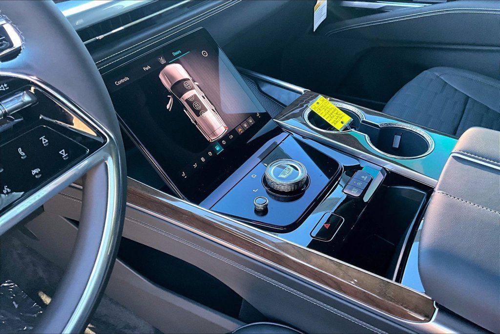 2026 Cadillac Escalade Platinum Sport - Photo 8