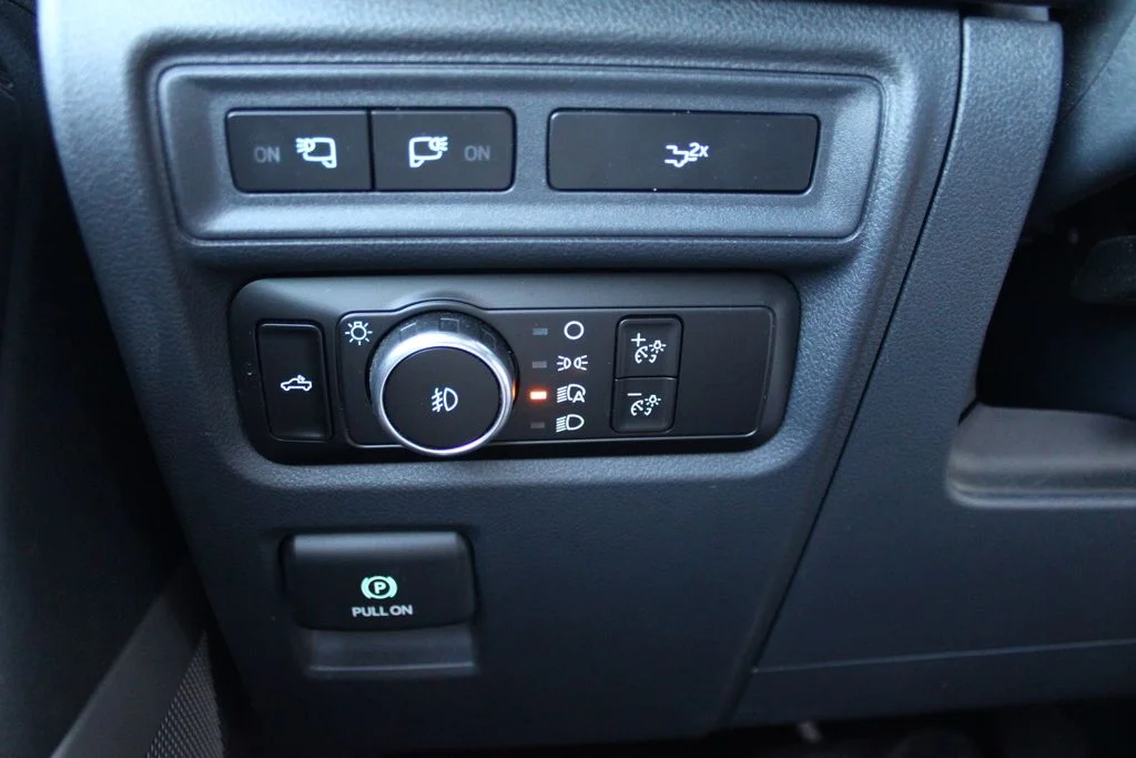 Used 2023 Gray Ford XLT image 23